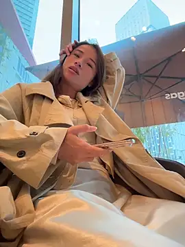 Mia-lp online show from April 12, 2026, 1:32 am