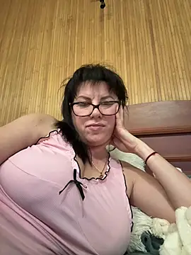 Snapshot of expensive_lady chatting on April 5, 2026, 7:22 pm expensive lady online show from April 5, 2026, 7:22 pm