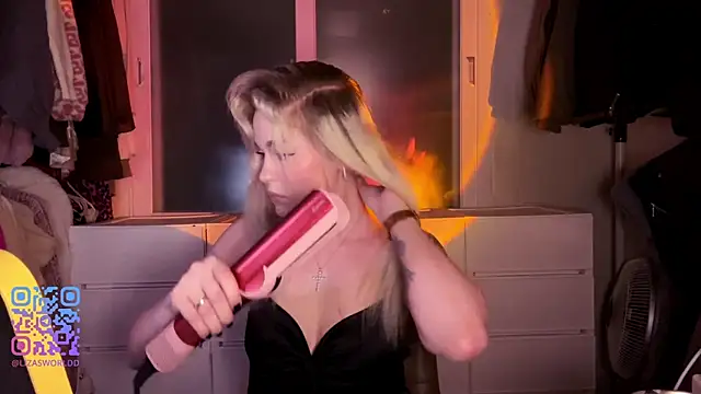 LisaNelsona online show from February 26, 2026, 2:38 pm