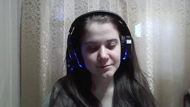 CarinaFolmar online show from March 4, 2026, 3:07 pm