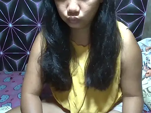 Flowerbebe online show from April 18, 2026, 7:07 pm