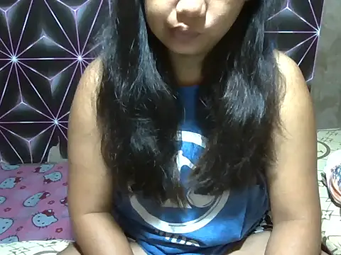 Flowerbebe online show from April 19, 2026, 6:10 pm