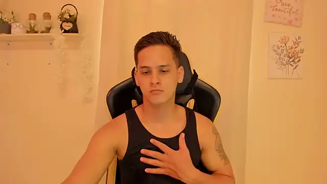 Snapshot of sexy_andres01 chatting on May 8, 2026, 4:34 pm sexy andres01 online show from May 8, 2026, 4:34 pm