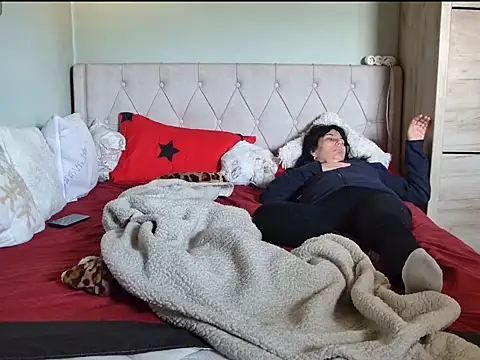 tess1980 online show from March 3, 2026, 8:42 am