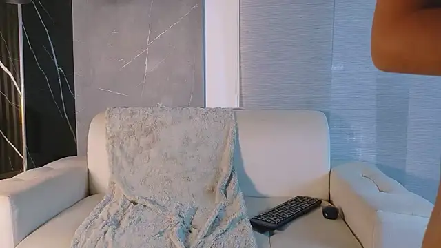 Jazmiin Evans online show from March 13, 2026, 7:42 pm