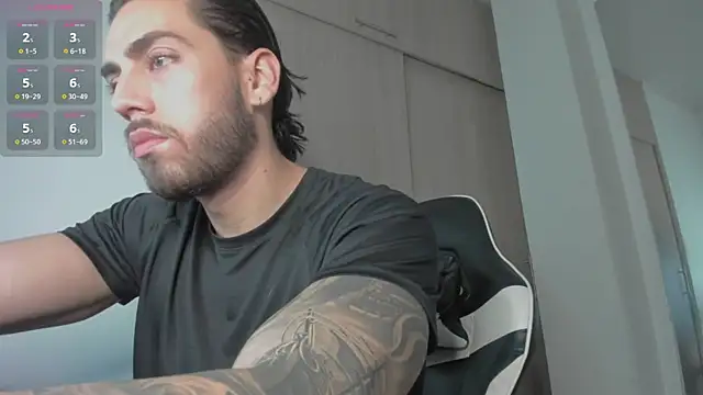 Snapshot of Axel__Blaze chatting on June 11, 2026, 1:31 pm Axel Blaze online show from June 11, 2026, 1:31 pm