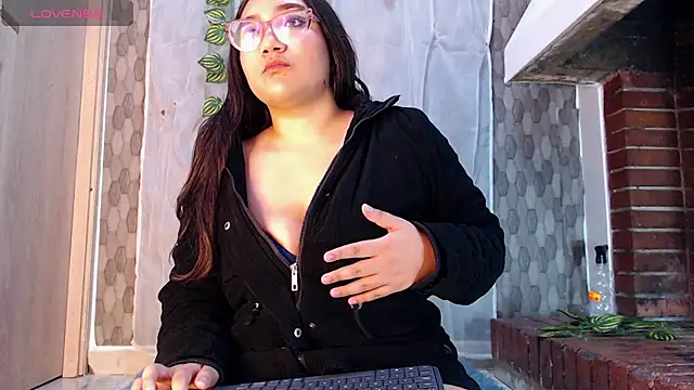 anyela donecm online show from March 19, 2026, 7:29 pm