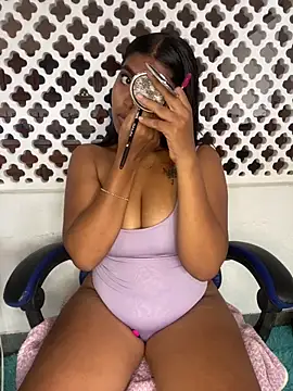 Coraline em online show from March 31, 2026, 6:08 pm