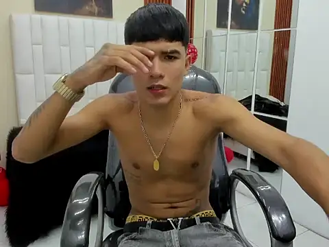 Snapshot of Thiago_collinss chatting on February 28, 2026, 10:33 pm Thiago collinss online show from February 28, 2026, 10:33 pm