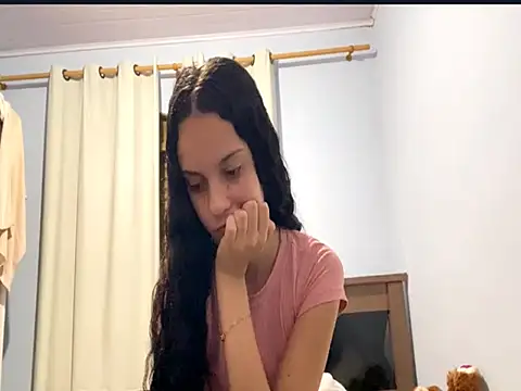 Snapshot of IvyDesirer chatting on February 28, 2026, 2:23 am IvyDesirer online show from February 28, 2026, 2:23 am