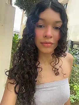 Sophiemoo  online show from June 7, 2026, 4:00 pm
