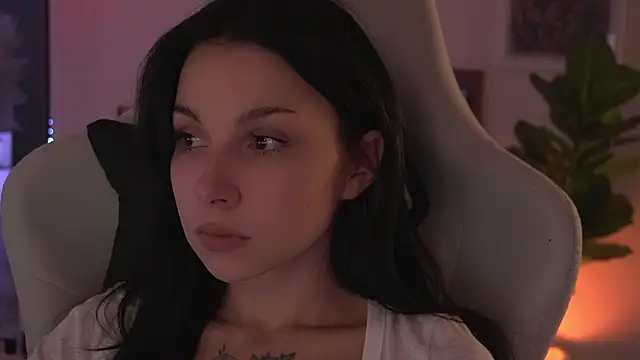 Akaruiiii online show from April 7, 2026, 3:34 pm