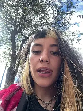 Sara 92 online show from May 26, 2026, 7:43 pm