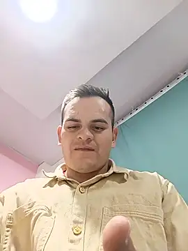 Snapshot of Edwin_Q chatting on June 21, 2026, 3:42 am Edwin Q online show from June 21, 2026, 3:42 am