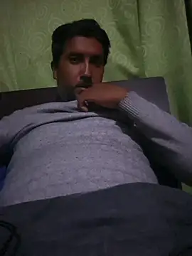 Snapshot of BRAD_MATURE chatting on April 1, 2026, 2:34 am BRAD MATURE online show from April 1, 2026, 2:34 am