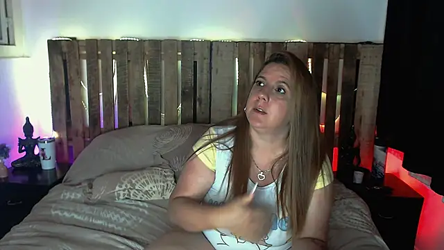 Jessi jones online show from March 25, 2026, 3:23 am