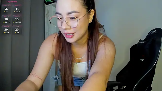 Lizziegrey001 online show from March 18, 2026, 2:15 am