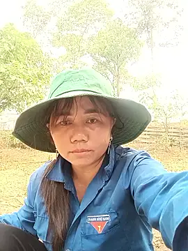 lyly sexx online show from March 27, 2026, 8:26 am