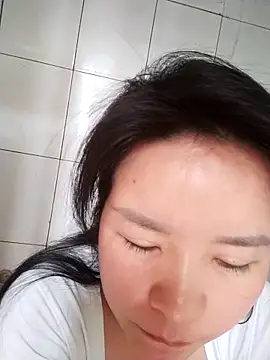 Ivy Trix2 online show from March 23, 2026, 2:04 am