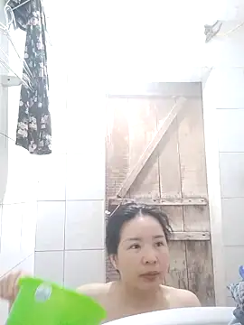 Ivy Trix2 online show from April 16, 2026, 2:56 am