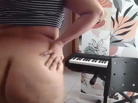 Snapshot of midsize_94 chatting on February 25, 2026, 3:32 pm midsize 94 online show from February 25, 2026, 3:32 pm