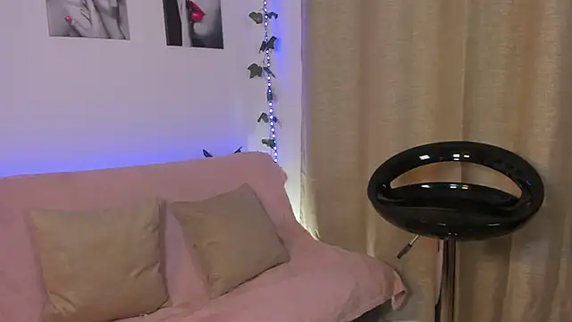 Rebeca Marchetti online show from April 2, 2026, 8:39 pm