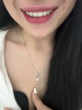 Snapshot of Tinn_tin chatting on June 5, 2026, 8:14 pm Tinn tin online show from June 5, 2026, 8:14 pm