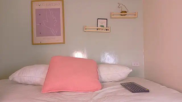 KylieAngel   online show from April 19, 2026, 11:42 am