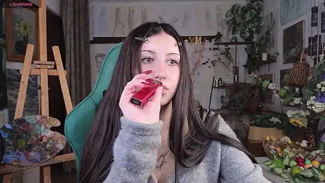 EffieMeowley online show from April 15, 2026, 9:49 am