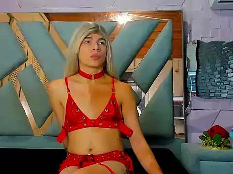 LiiaCollins online show from March 3, 2026, 7:53 pm