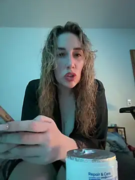 Snapshot of JuliaPrivat chatting on March 3, 2026, 9:31 pm JuliaPrivat online show from March 3, 2026, 9:31 pm