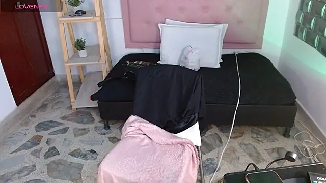 Snapshot of Brenda__222 chatting on March 3, 2026, 11:43 pm Brenda 222 online show from March 3, 2026, 11:43 pm