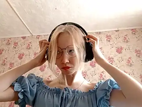 SoniqBliss online show from February 27, 2026, 7:19 am