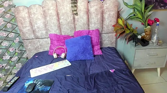 Miis Beella online show from February 28, 2026, 12:39 pm