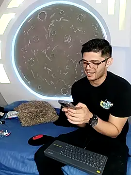 ritzabeth daniel online show from March 15, 2026, 2:28 am