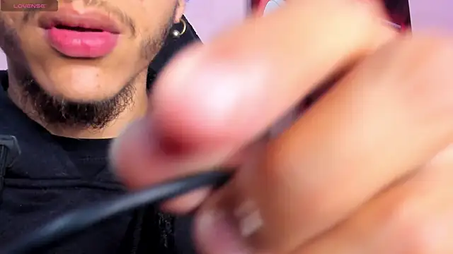 DanteLuxx online show from March 29, 2026, 3:50 am