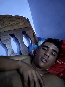 Snapshot of luis230436 chatting on April 7, 2026, 4:40 pm luis230436 online show from April 7, 2026, 4:40 pm