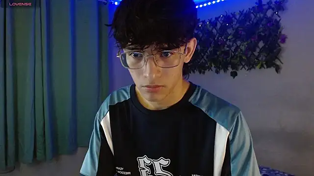 noah millerx online show from April 19, 2026, 4:56 am