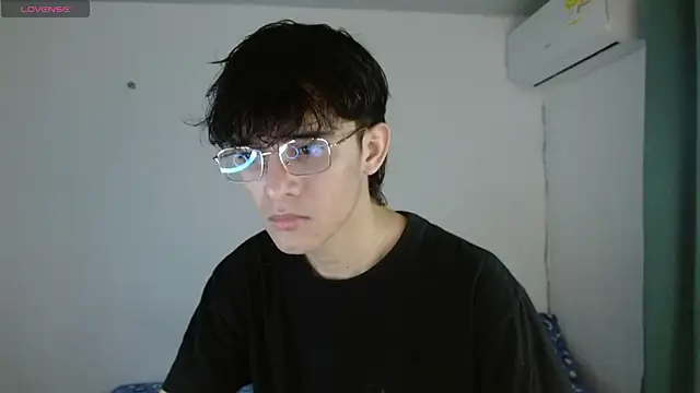Snapshot of noah_millerx chatting on May 4, 2026, 4:41 am noah millerx online show from May 4, 2026, 4:41 am