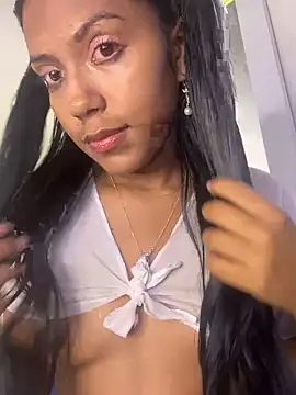 Maddie 7 online show from April 19, 2026, 2:33 am