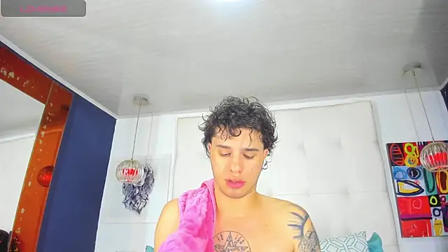 EXCLUSIVE8 online show from April 30, 2026, 3:57 am