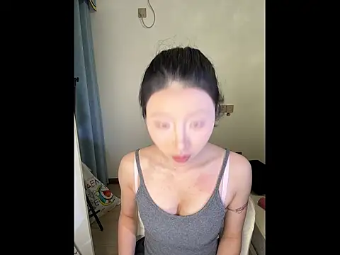 Y--F--LOVE online show from April 8, 2026, 3:56 pm