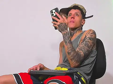 Snapshot of gabriel_reyes21 chatting on May 19, 2026, 1:06 pm gabriel reyes21 online show from May 19, 2026, 1:06 pm