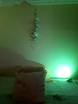 LunaBlaise online show from March 13, 2026, 8:10 am