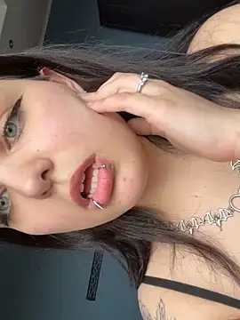 Emily Chewits online show from March 4, 2026, 12:33 pm