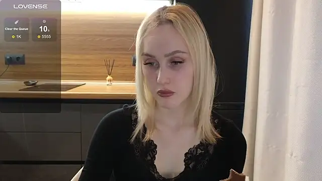 Bella Villen online show from June 4, 2026, 1:06 pm