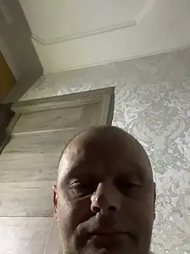 Alesio Alesio online show from April 22, 2026, 8:32 pm