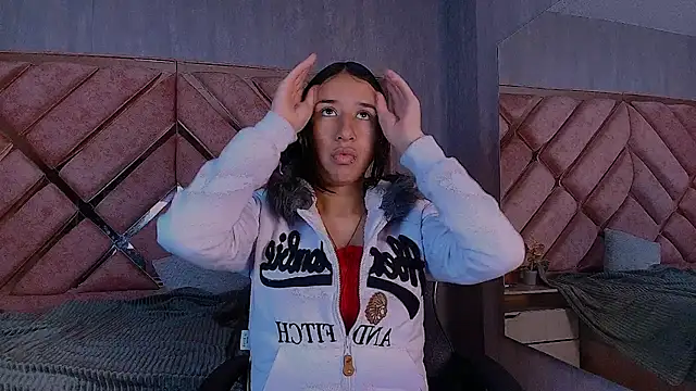 LilyRossi  online show from April 18, 2026, 12:53 pm