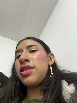LilyRossi  online show from June 3, 2026, 2:33 pm