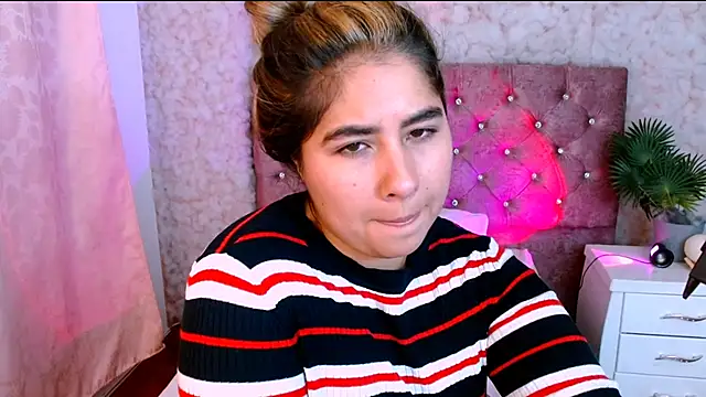 Sofiazaf  online show from March 18, 2026, 12:41 pm